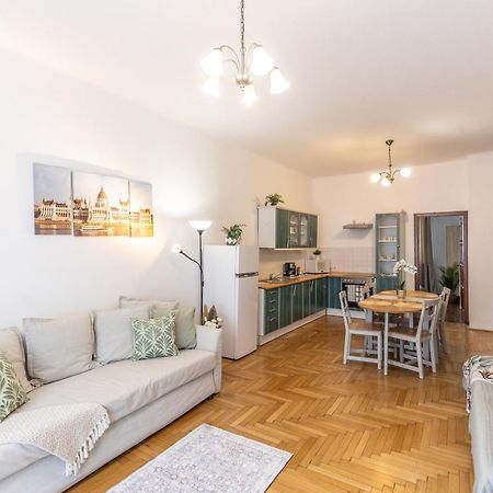 Riverside Balcony Apartment With View To Danube 布达佩斯 外观 照片