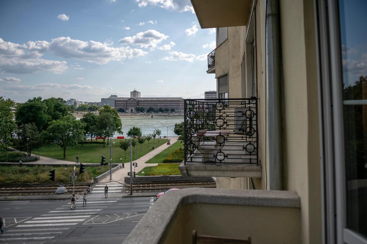 Riverside Balcony Apartment With View To Danube 布达佩斯 外观 照片